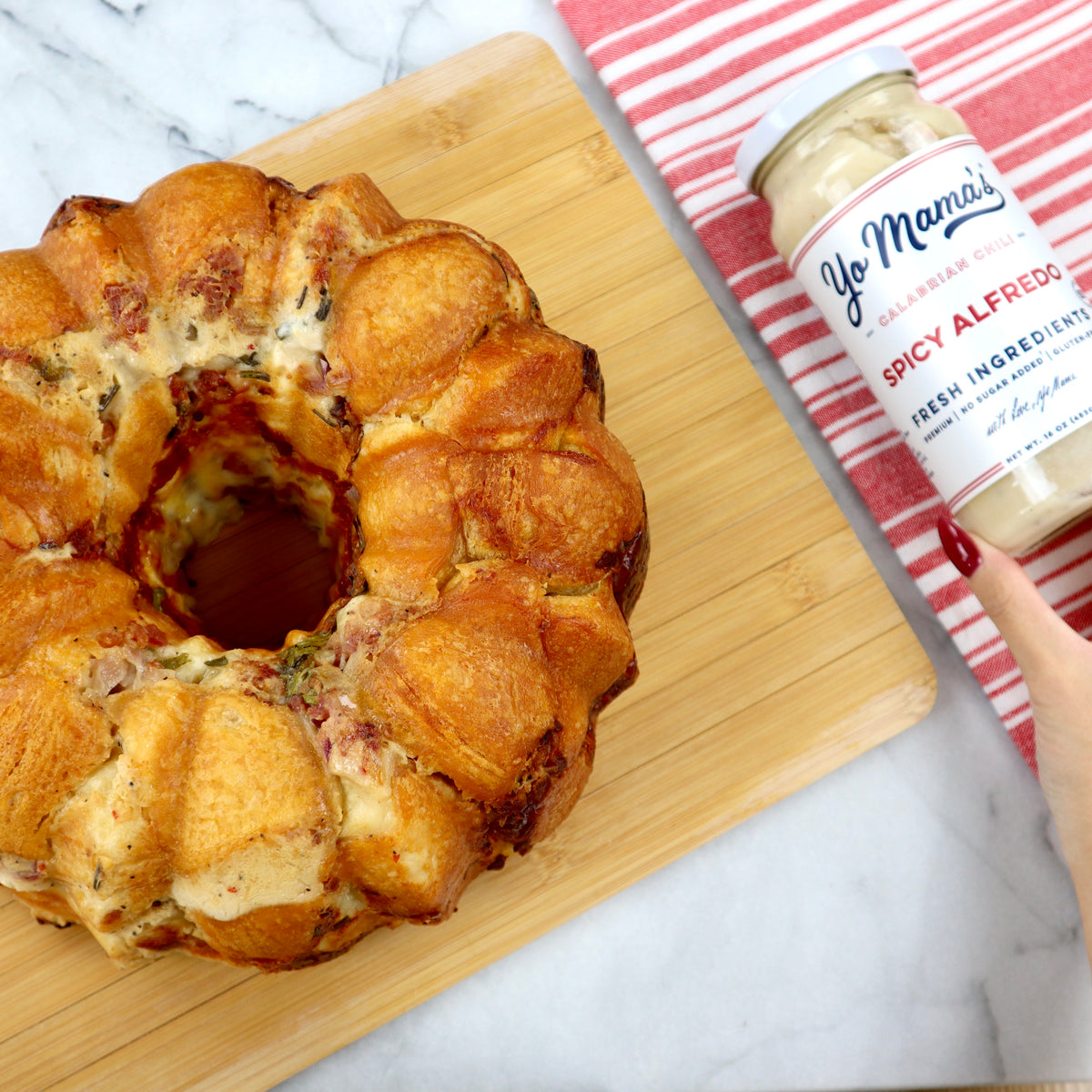 Spicy Alfredo Pull Apart Bread – Yo Mama's Foods